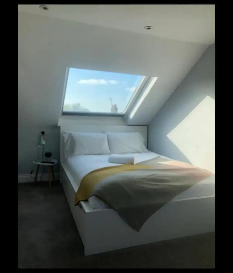 Spacious*Close To City*Parking*Dogs Allowed Bath